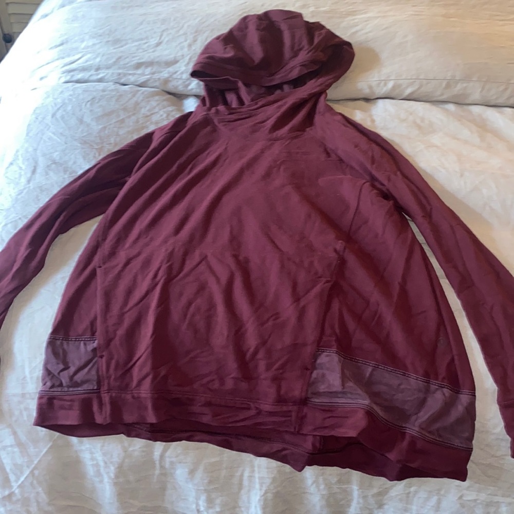 lululemon maroon sweatshirt